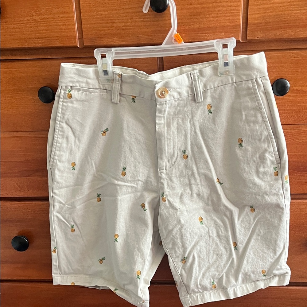 Old Navy Men's Cream Pineapple Print Shorts